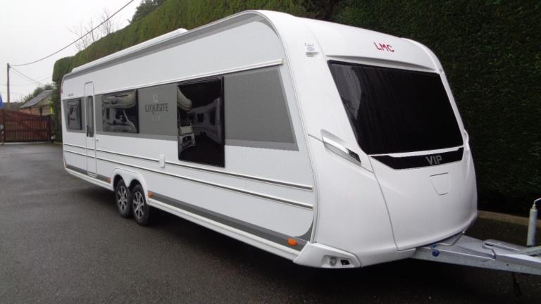 LMC 695 Vip Exquisit 5 BERTH,FIXED ISLAND BED CARAVAN WITH SEPARATE SHOW... 2022