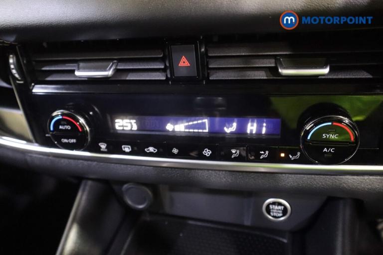 2023 Nissan Qashqai 1.3 DiG-T MH N-Connecta [Glass Roof] 5dr SUV Petrol Manual