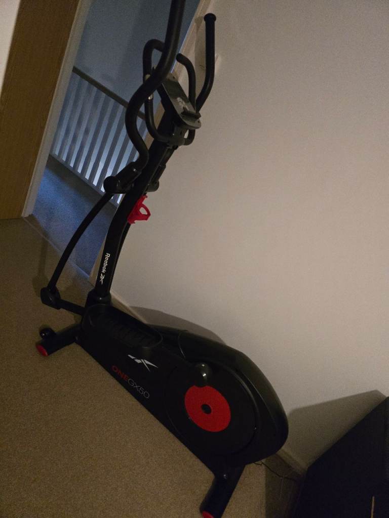 Reebok ZR8 Elliptical Cross Trainer – NEW
