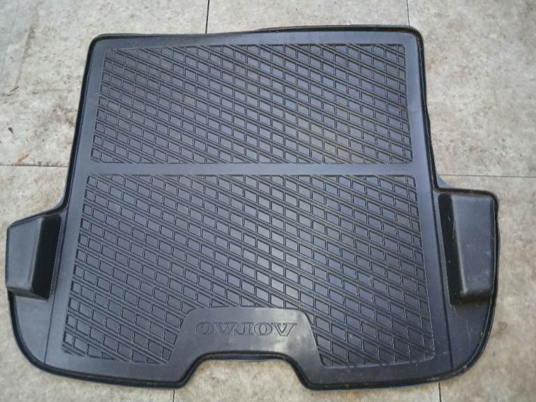 Original Volvo V50 mk2 hardshell boot liner