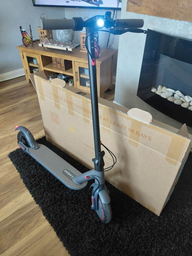 Ladpad e scooter brand new with box