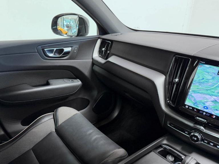 2021 Volvo XC60 R-Design Pro T8 AWD (390 hp) Auto ESTATE Petrol/Electric Hybrid Automatic