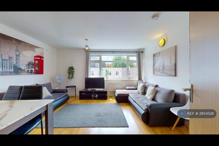 2 bedroom flat in Southwark Park Road, London, SE16 (2 bed) (#2854526)