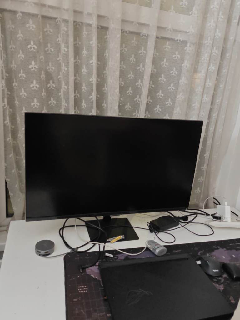 Samsung Smart Monitor 32"