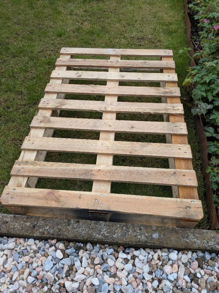 Wooden Pallet – Good Condition