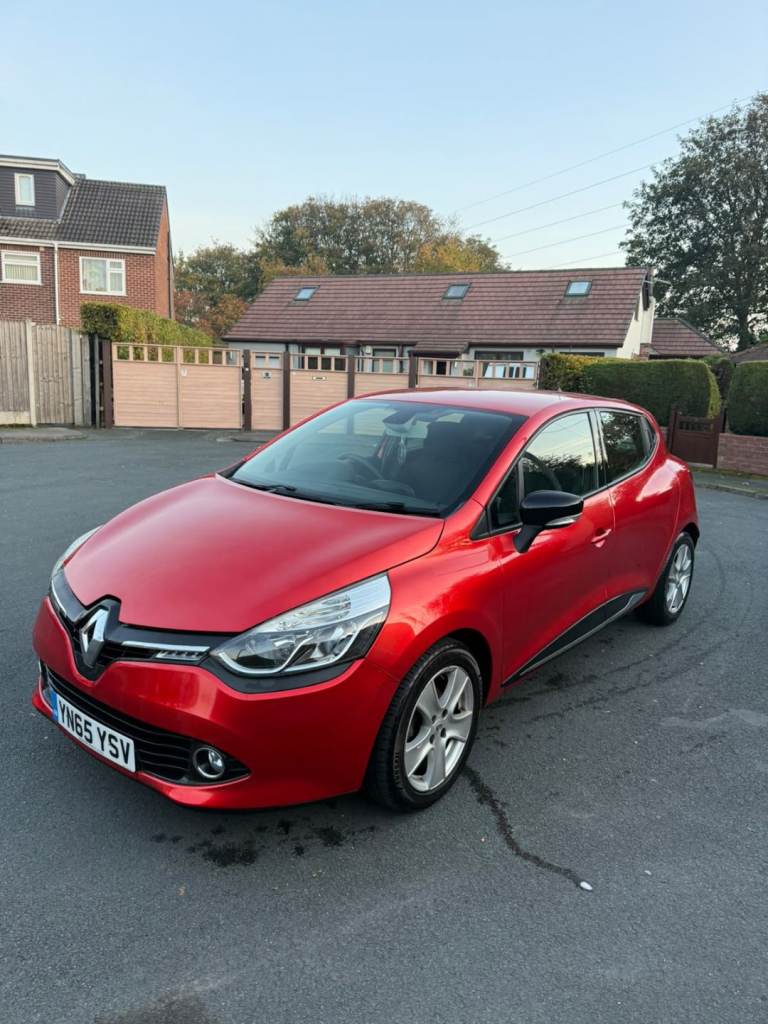 Renault Clio 2015 low milage cheap to run