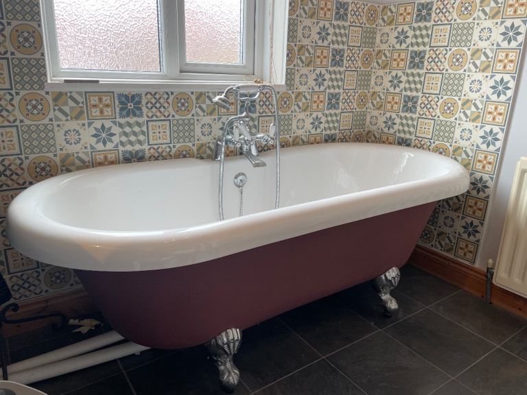 Roll top bath