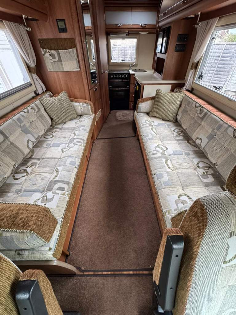 Mercedes-Benz Autosleeper Bourton 2.1 Motorhome- like new condition 