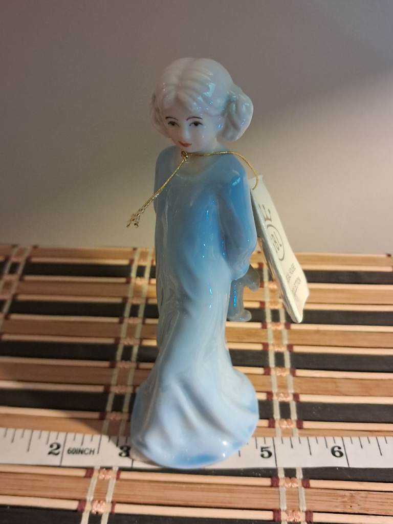 Regal House figurine 