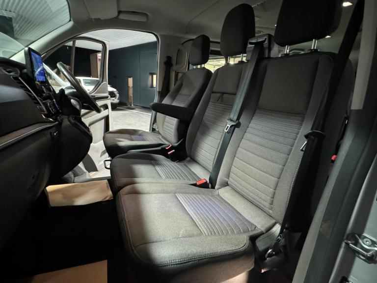 2022 Ford Tourneo Custom 2.0 EcoBlue 130ps L/R 8 Seater Titanium Auto MPV DIESEL Automatic