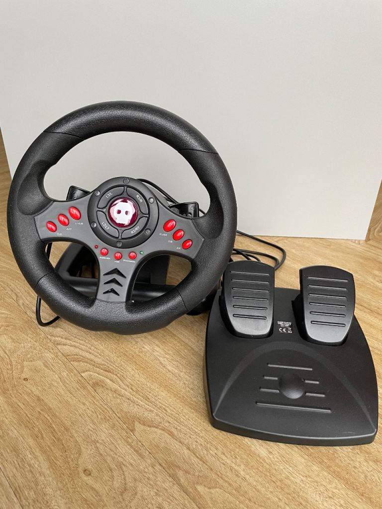 Racing steering wheel and pedals 