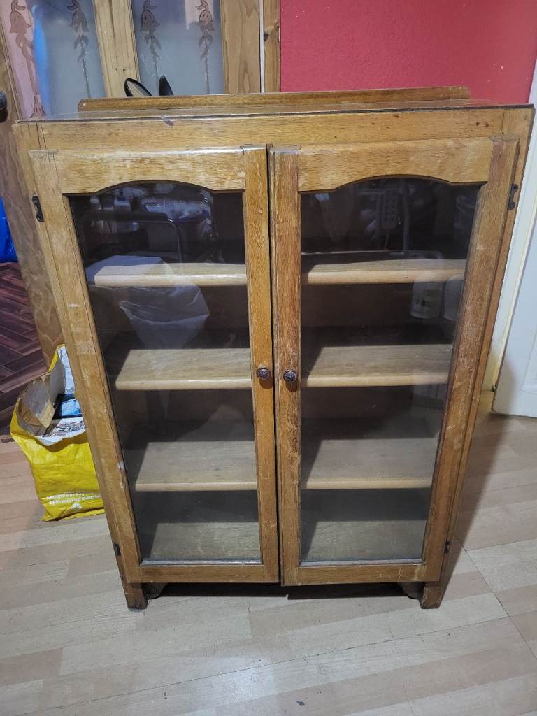 Wooden book display cabinet 