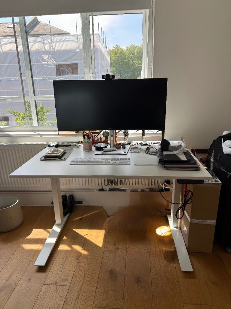 Sit / Stand Desk