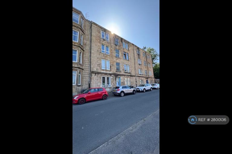 2 bedroom flat in Glen Avenue, Port Glasgow, PA14 (2 bed) (#2800136)