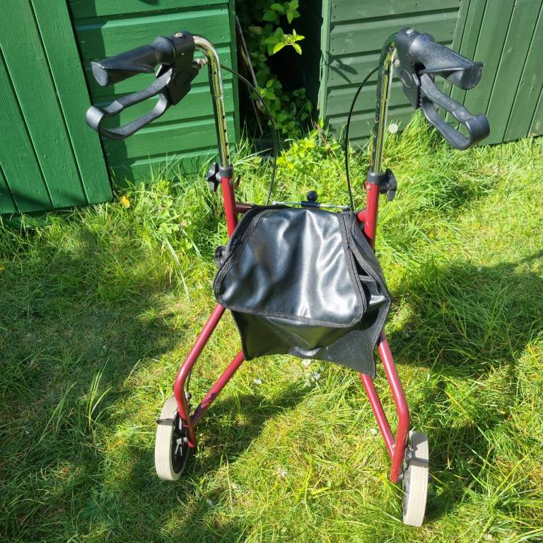 3 Wheeled Walker / Rollator 