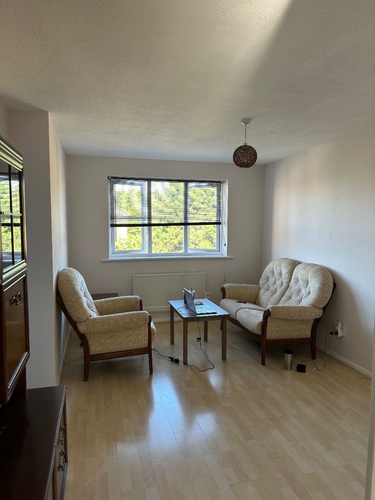 1 Bedroom Flat, Dehavilland Close, UB5