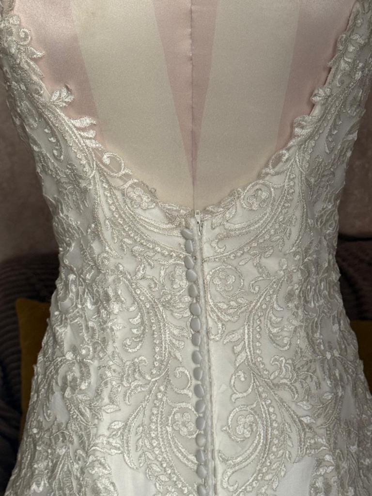 Stunning White Lace Wedding Dress – Beautiful Detail