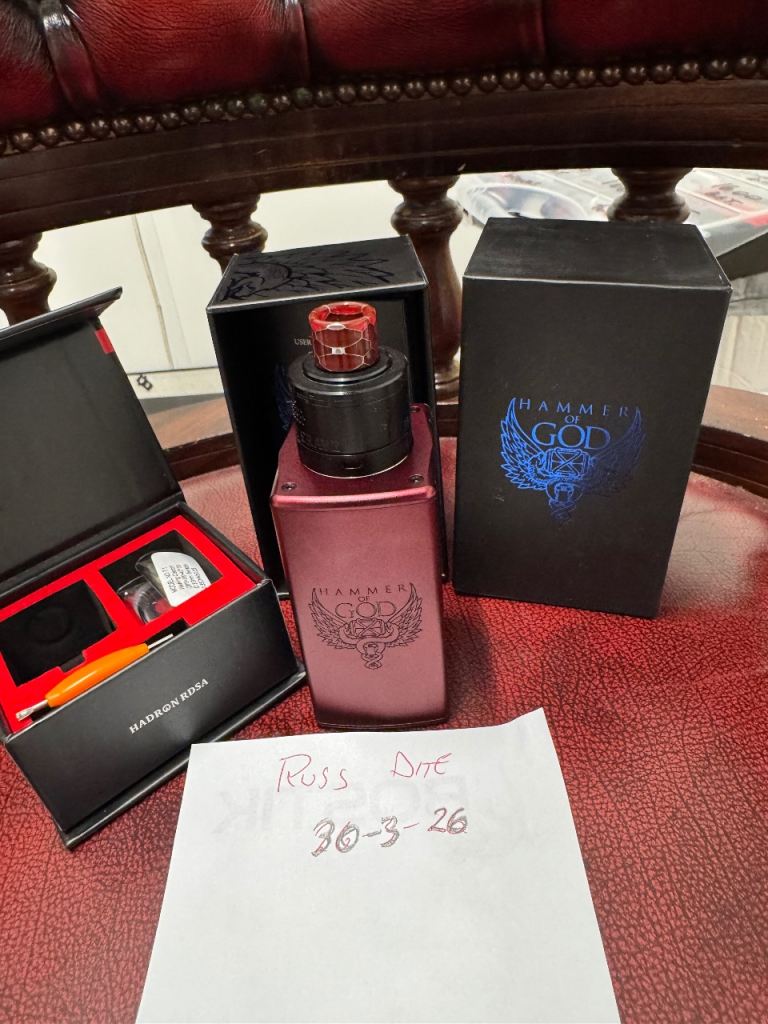 Vape vaping maroon hog 400 including atty