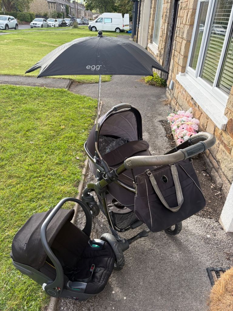 Egg Pram Pushchair with Car Seat and Parasol – Good Condition