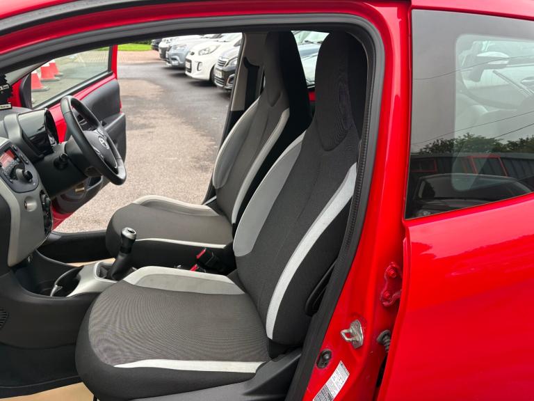 2014 Toyota AYGO 1.0 VVT-i X-Play 5dr HATCHBACK Petrol Manual