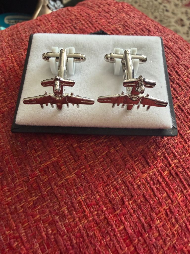 Equilibrium for men airplane shape 