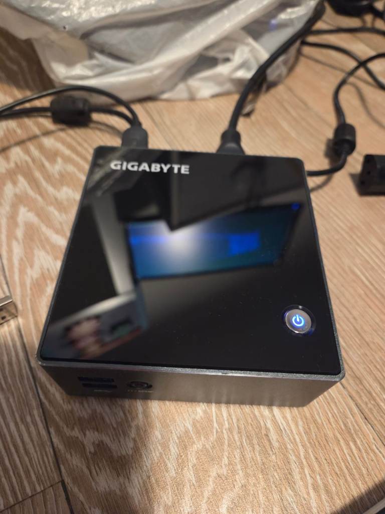 Gigabyte brix mini pc