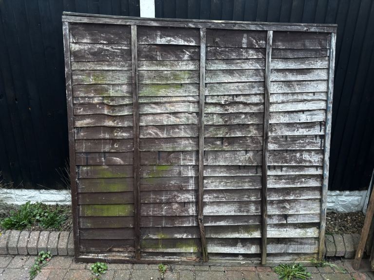 FREE - 4 Fence Panels 