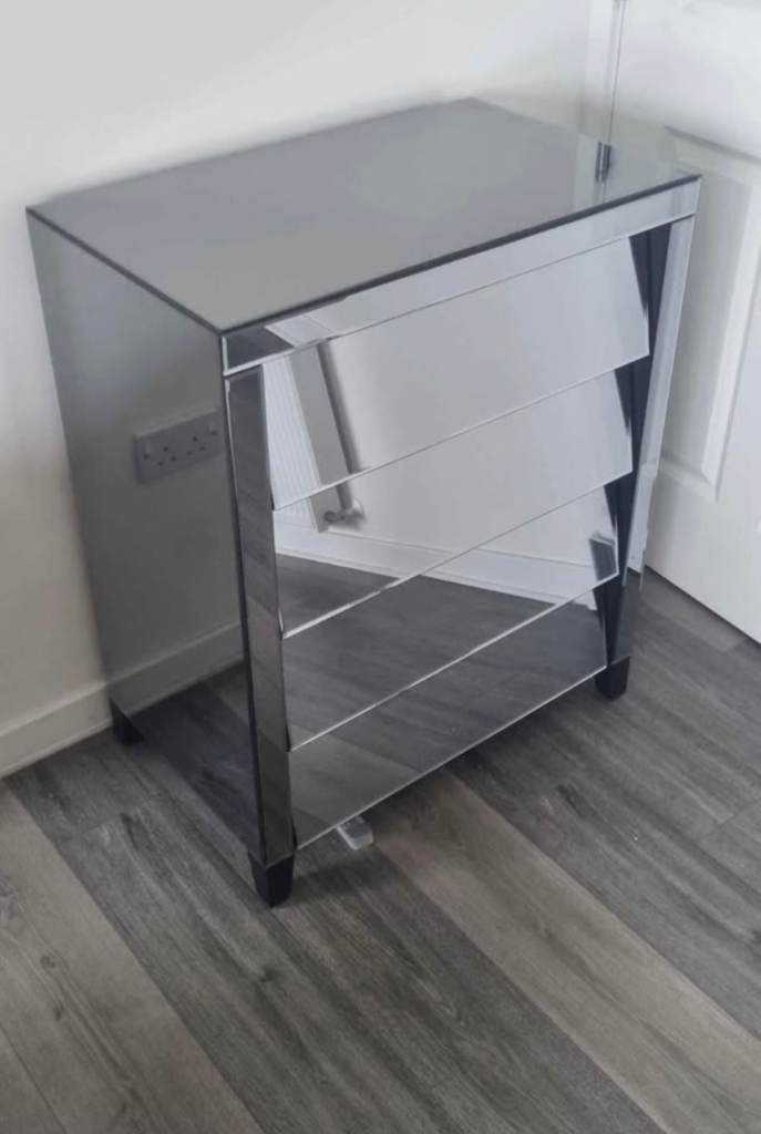 Mirrored smoke grey chest of drawers