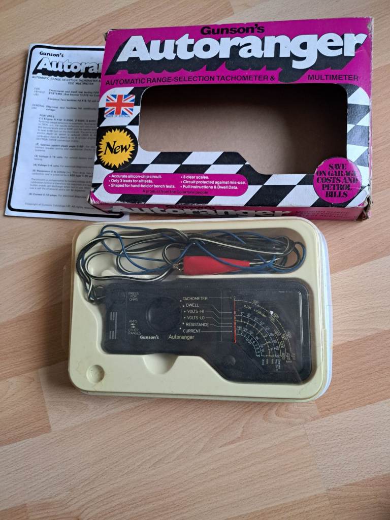 Automatic selection tachometer and multimeter