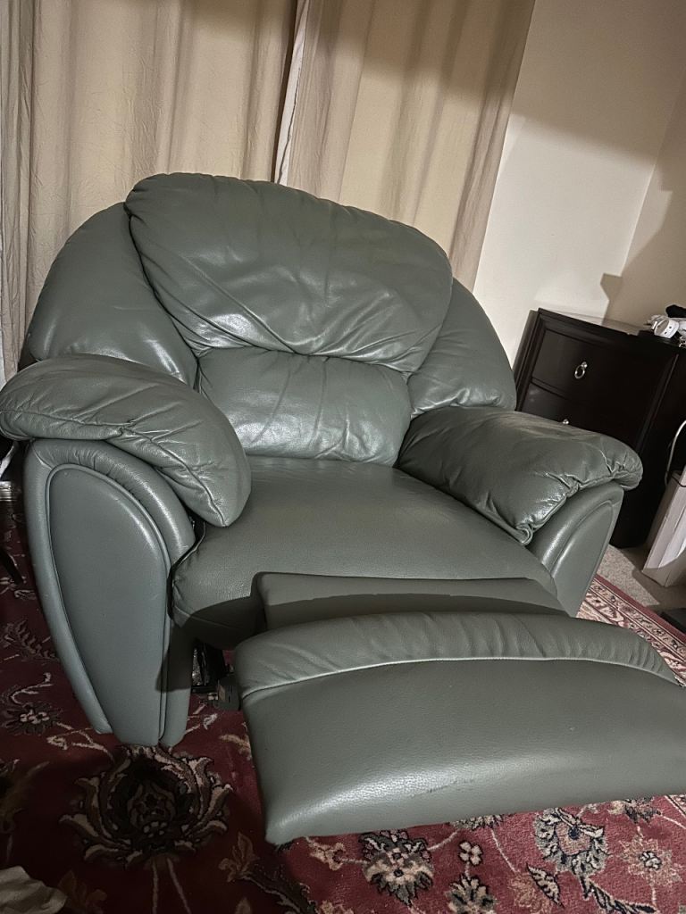Sherborne Leather Manual Recliner Armchair - Heavy Duty USA Mechanism