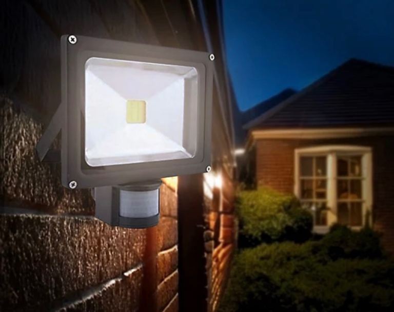 Outdoor lighting. Installation and replacement