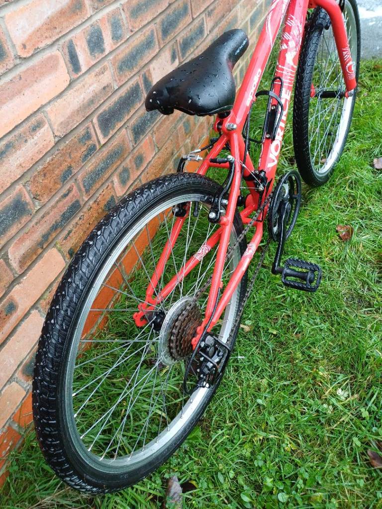 APOLLO VORTICE 18 SPEED MOUNTAIN BIKE VGC £50 NO OFFERS DARWEN BB3 0DU 