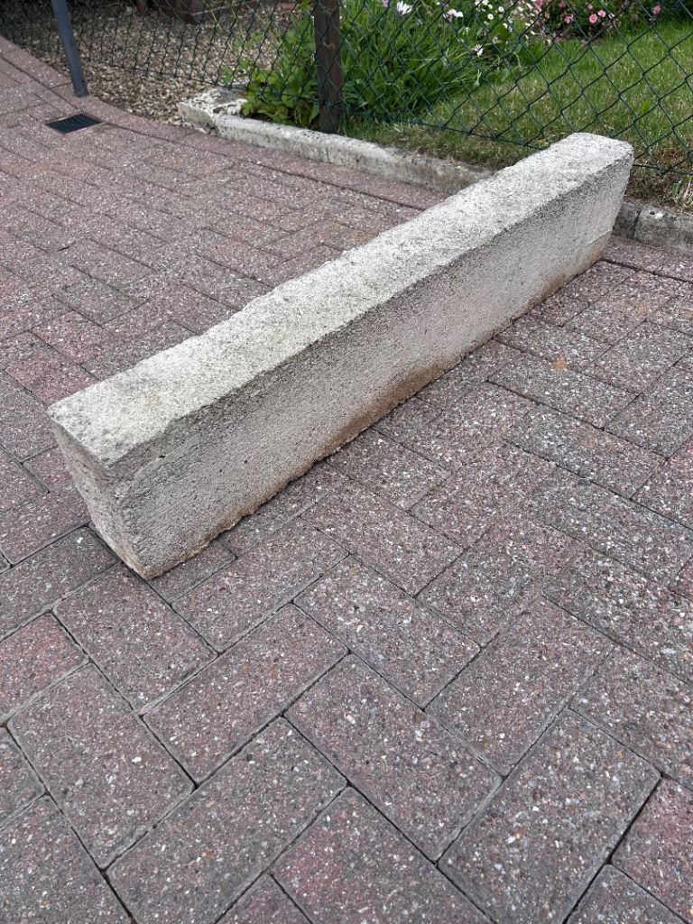 Reinforced concrete lintel