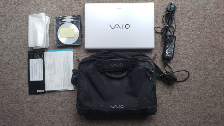 SONY VAIO LAPTOP – MODEL: SVE151B11W – Intel Core i3 - White