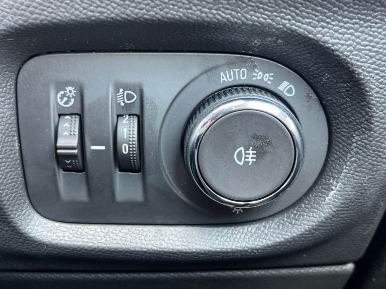  Vauxhall Corsa 1.2 Turbo Yes Hatchback 5dr Petrol Manual Euro 6 s/s 100 Ps