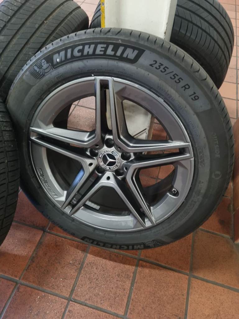 Mercedes 19 inch alloy wheels and tyres