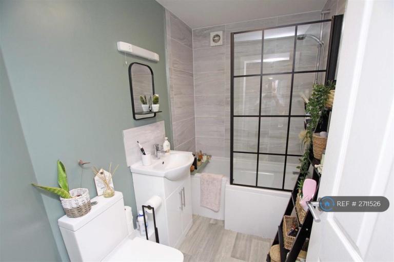 2 bedroom flat in Marie Court, Bournemouth, BH9 (2 bed) (#2711526)