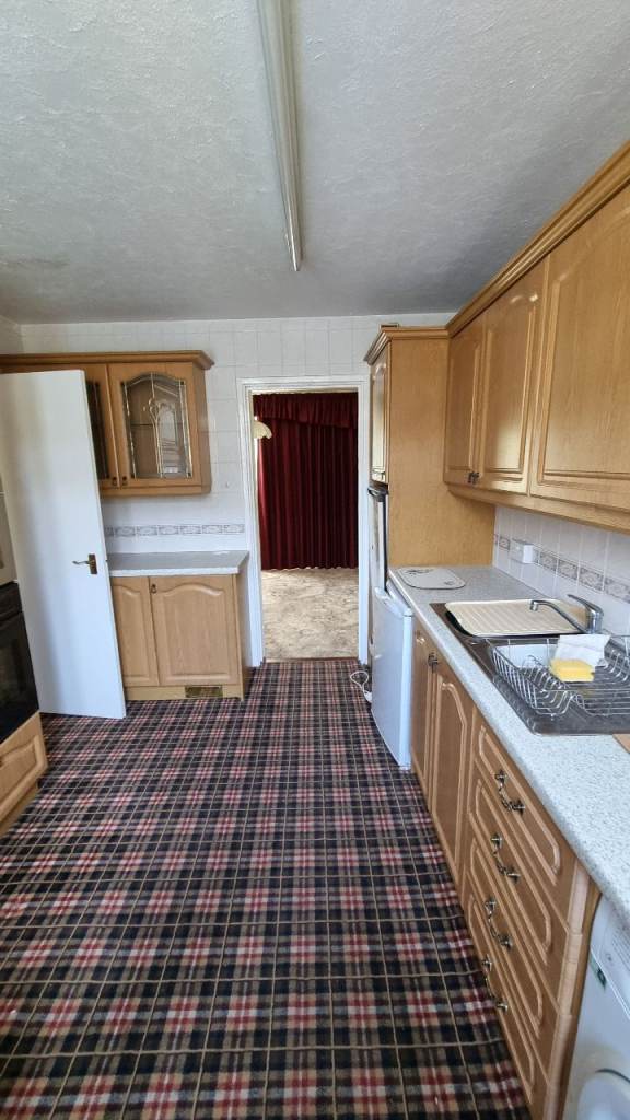 3 bed semi-detached house #PRE-REFURBISHMENT PHOTOS#