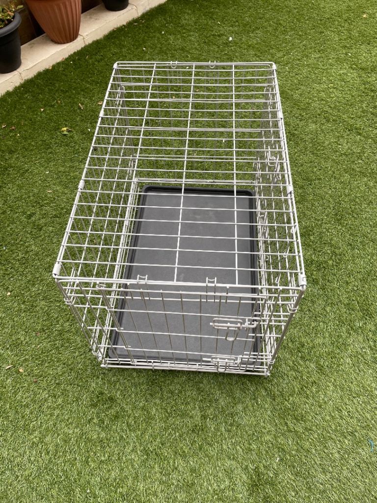 Medium. 2 door pet crate 