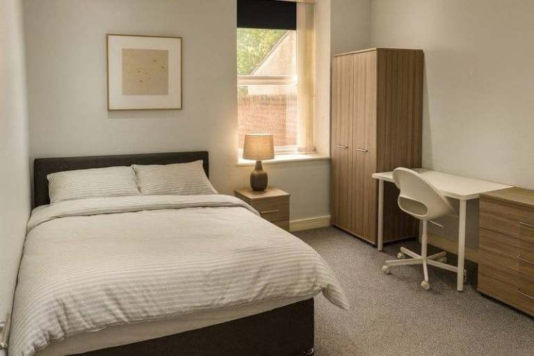 Modern Double Ensuite Room L7 - All Bills Inc