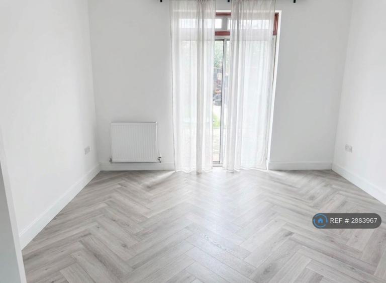 3 bedroom house in Mortlake Road, Ilford, IG1 (3 bed) (#2883967)
