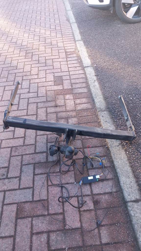 WITTER TOW BAR 
