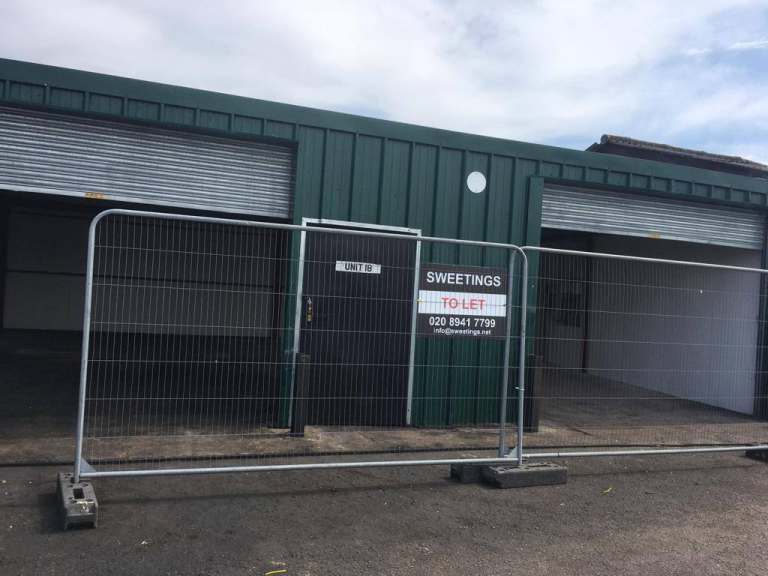 Light industrial unit to rent on London Road, Ashford, TW14 8RW 