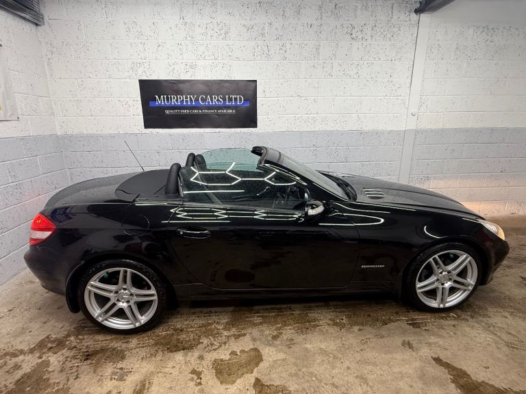HARDTOP CONVERTIBLE REAR WIDER WHEELS LEATHER DRIVES FIRST CLASS! SLK REGISTRATION!