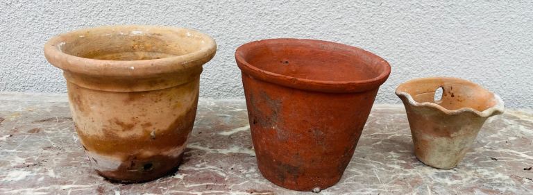 3 terracotta plant pots