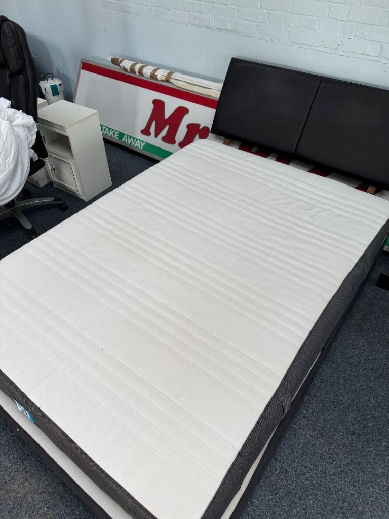 M&S Double Bed Studio Apartment - mattress included 