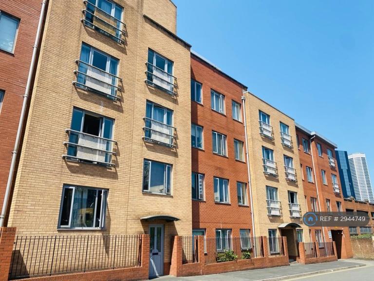1 bedroom flat in Broadwalk, Birmingham, B1 (1 bed) (#2944749)