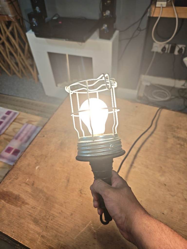 VINTAGE CAR INSPECTION LAMP