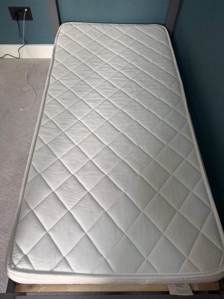 Kids house bed + Mattress (£100)