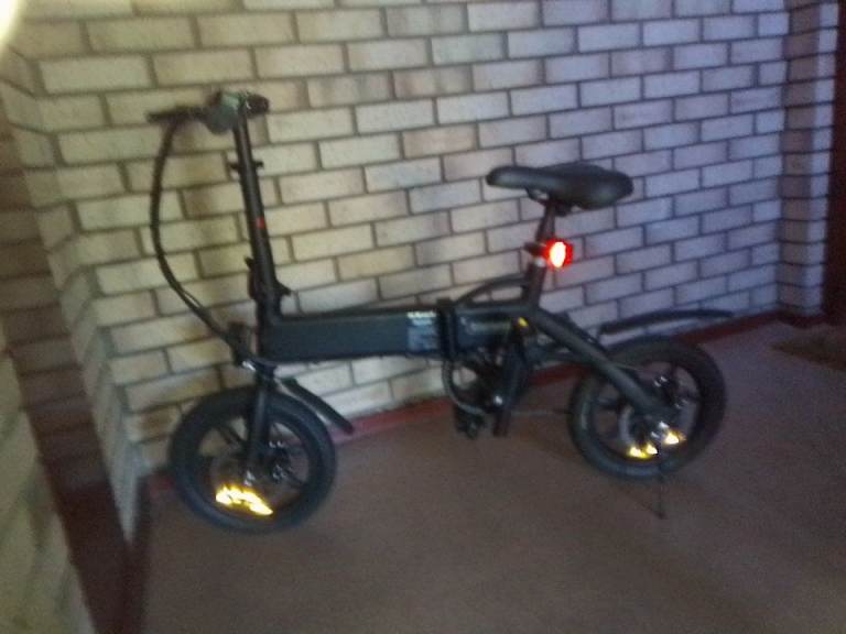 FOLDING ELECTRIC BICYCLE 